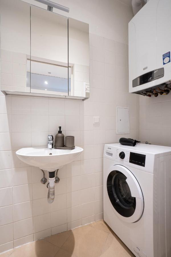 Comfortable, Balcony Apartment - Quick Access To Vienna'S Old Centre Esterno foto